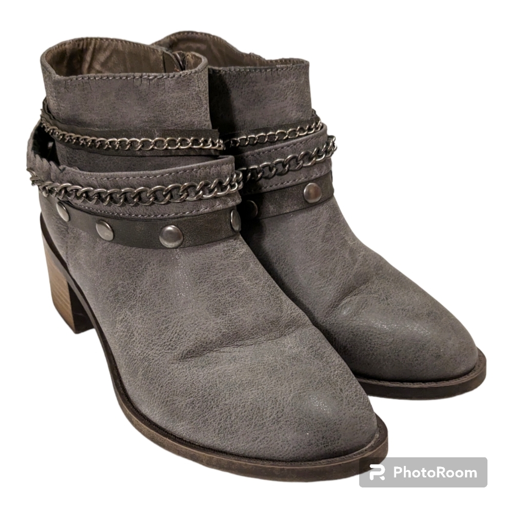 Mudd brand Women's Size 6.5 Gray Ankle Boots